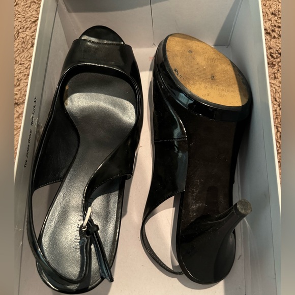 9.5! Black Shine Nine West Strappy Heels - Picture 5 of 10